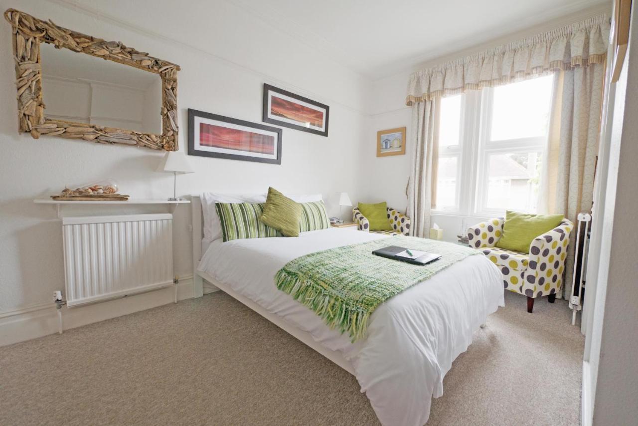 Southern Breeze Lodge - Adults Only Bournemouth Exteriör bild
