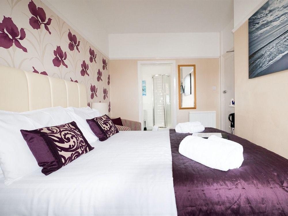 Southern Breeze Lodge - Adults Only Bournemouth Exteriör bild