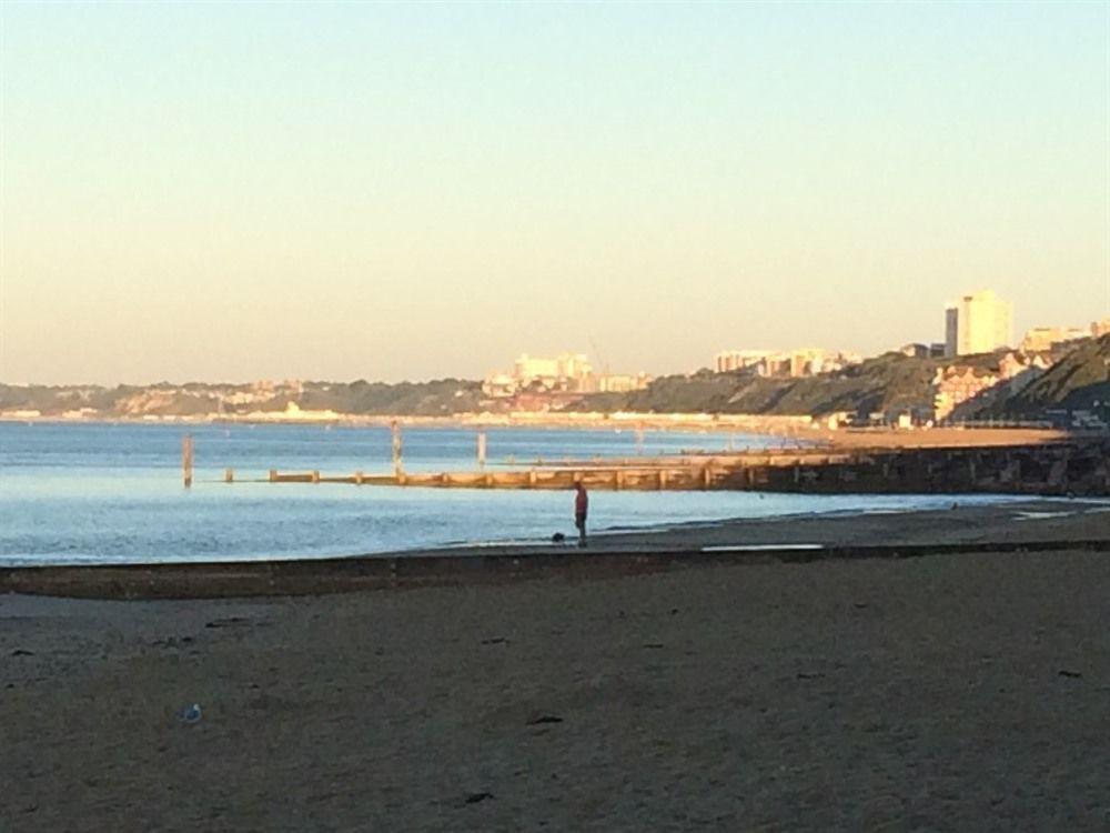 Southern Breeze Lodge - Adults Only Bournemouth Exteriör bild