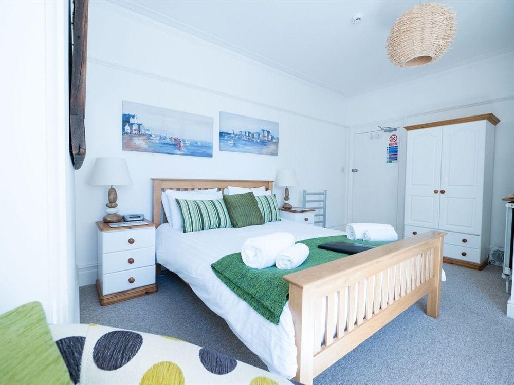 Southern Breeze Lodge - Adults Only Bournemouth Exteriör bild