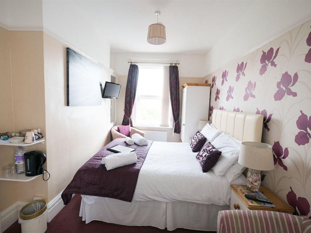 Southern Breeze Lodge - Adults Only Bournemouth Exteriör bild