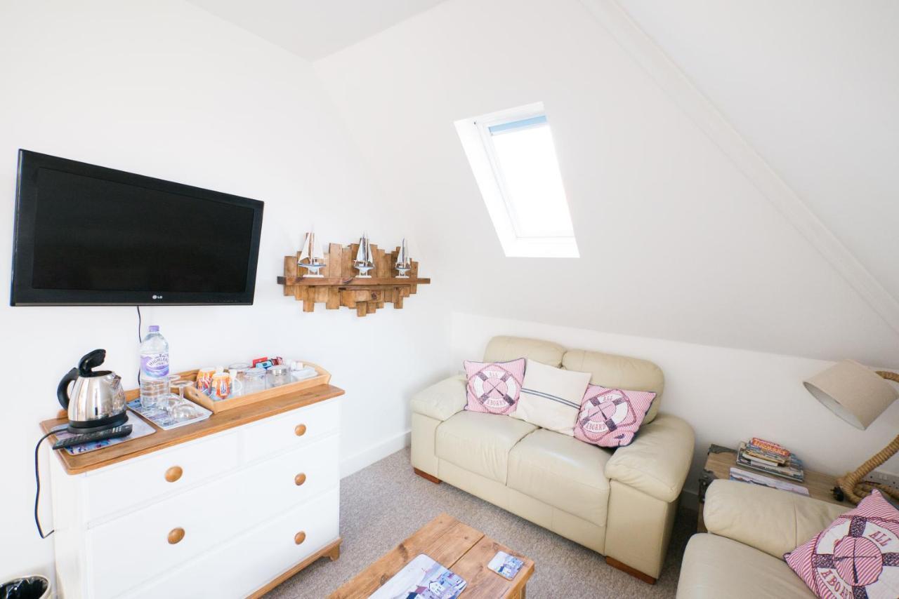 Southern Breeze Lodge - Adults Only Bournemouth Exteriör bild